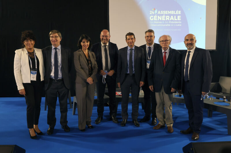 De gauche à droite : Véronique CHAVEROT, Bernard FOURNIER, Catherine SÉGUIN, Hervé REYNAUD, David LISNARD, Olivier JOLY, Georges ZIEGLER, Denis BARRIOL